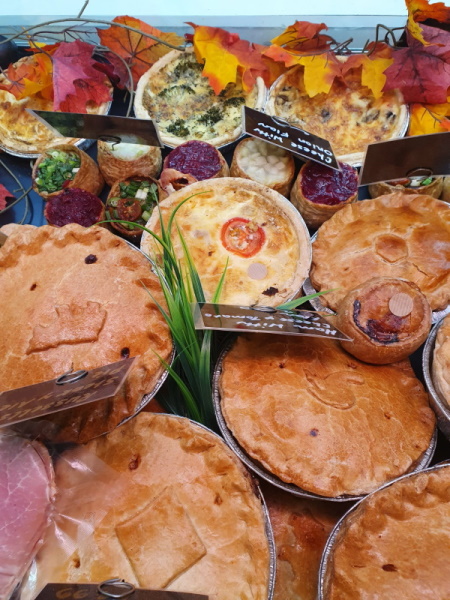 Six different Meat Pies